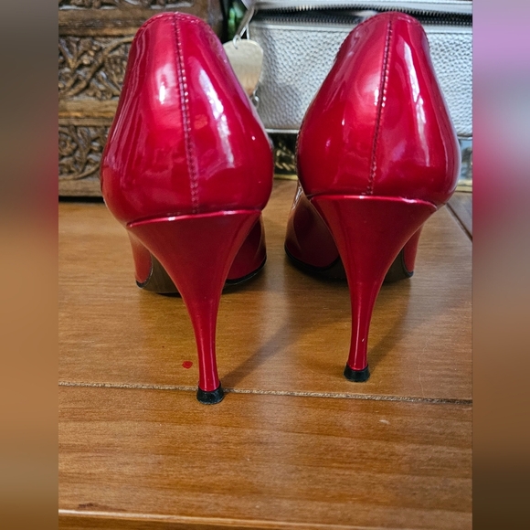 STUART WEITZMAN Designer Quasar Patent Leather Peep-Toe Stiletto Cherry Red.Sz 7 - Picture 11 of 14